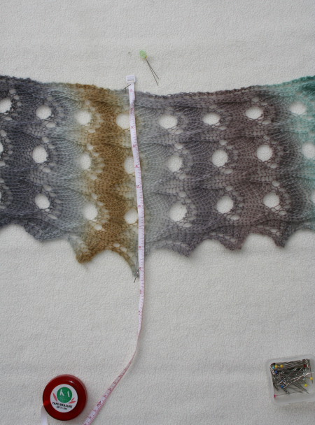 wet blocking lace - pinning with straight pins