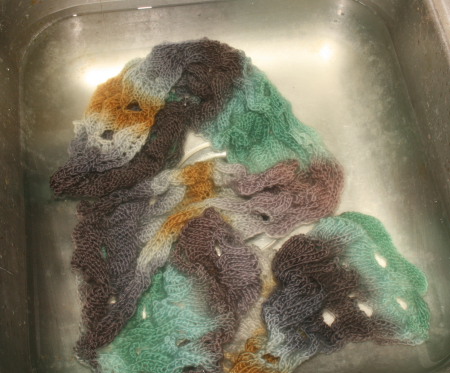 wet blocking lace - soaking the project