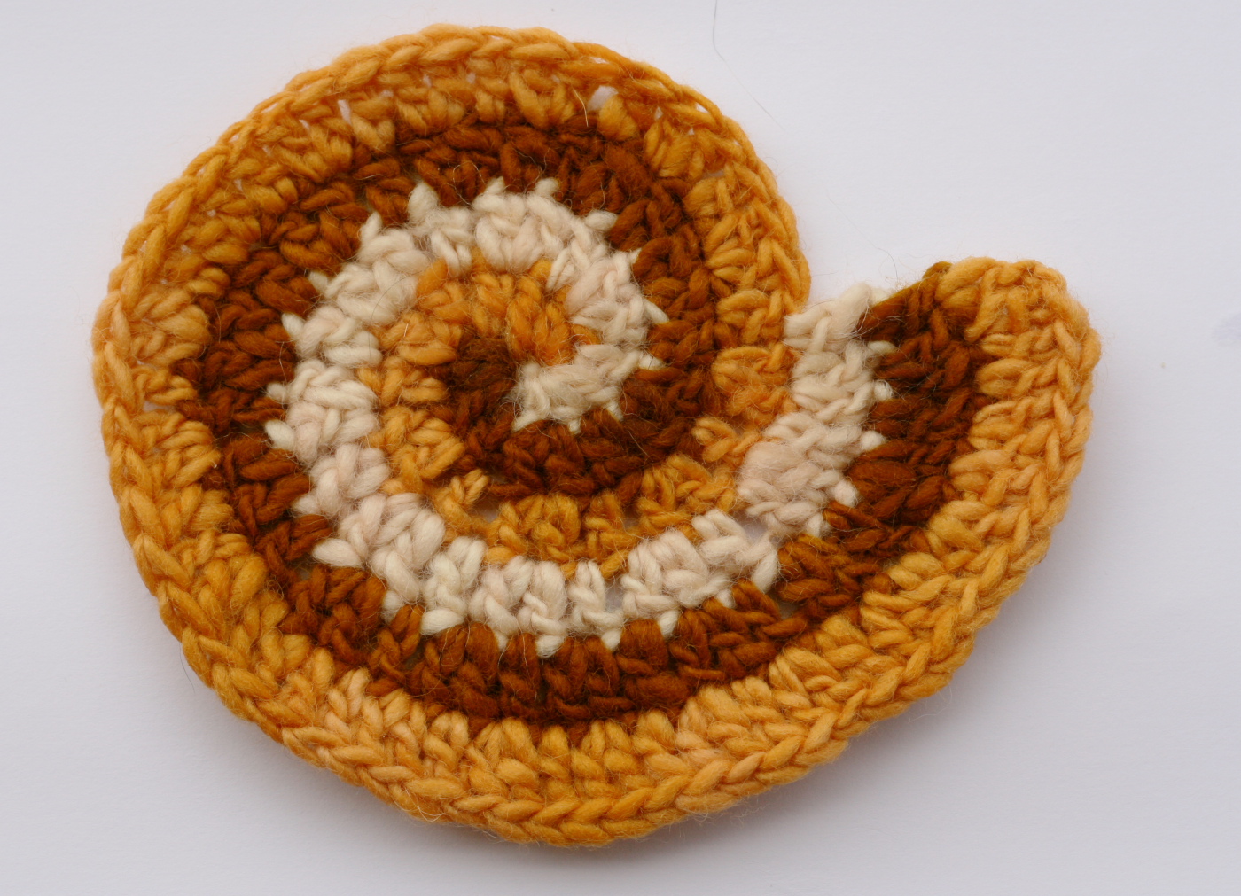 Crochet spiral in three colors