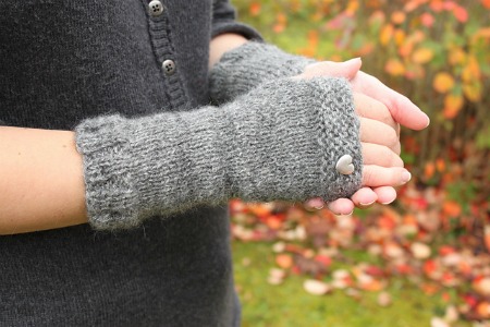 FREE knit pattern - Mrs. Fitz fingerless gloves by Marie Svendberg Eriksen