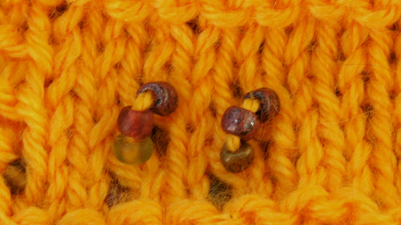 knitting with beads