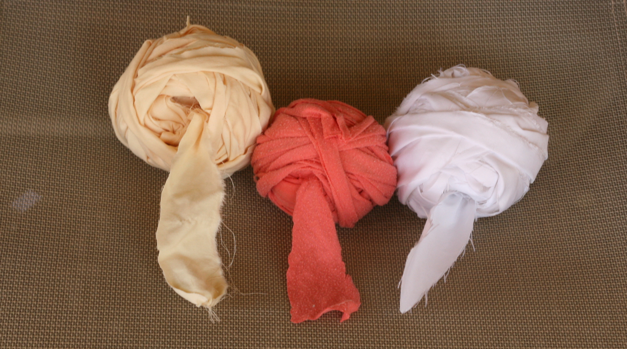 rag crochet - turning old sheets into balls of yarn