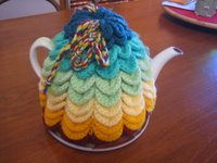 Scallop tea cozy - a free crochet pattern