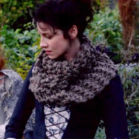 Claire from Outlander in her yummy cowl