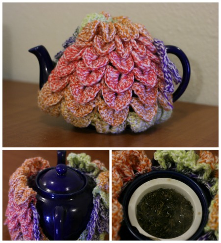 Get some yarn on that teapot! The Scallop Tea Cozy, pattern by crochetroo