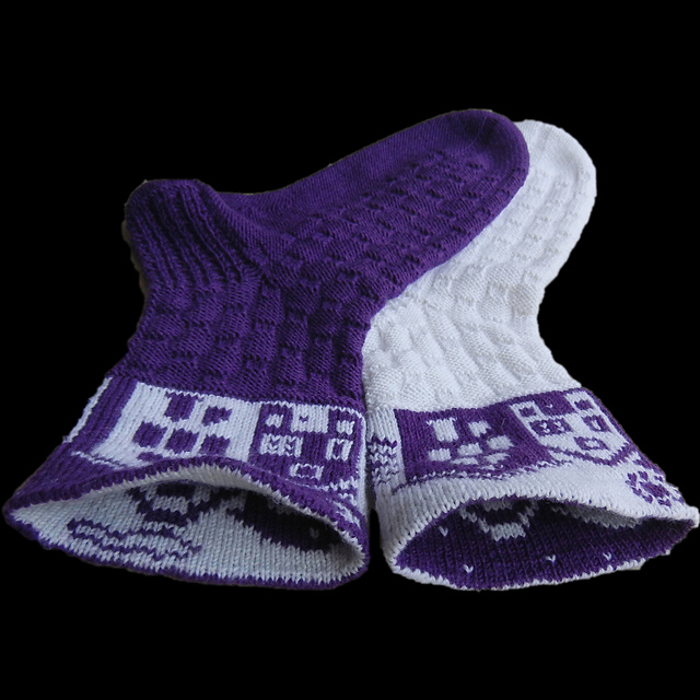 Tonight by Caoua Coffee, a free knit pattern with a two color cast on