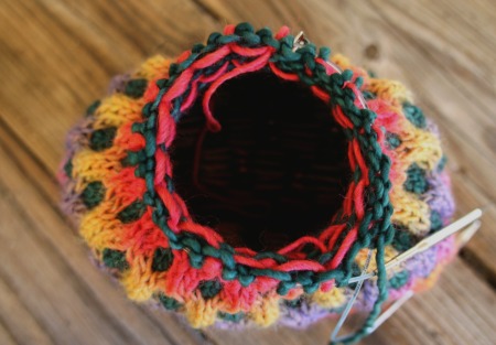 Meshed Hat knit-a-long, doing the decreases